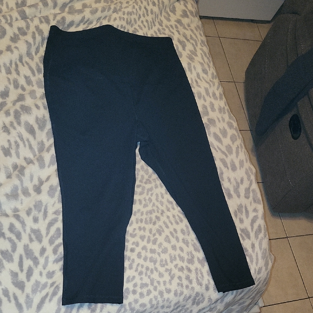 Old Navy Active Black V-Neck Top